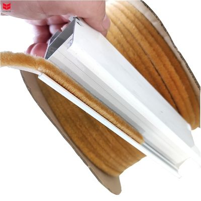 Pintu Anti-Noise Cuaca Bulu Tumpukan Pembuangan Segel alur Mohair Strip Cuaca dengan Fungsi Insectproof