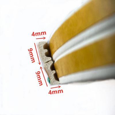 100% PP Tinggi Tumpukan 25mm Lebar 50mm Pintu Seal Karet Gasket Untuk Aluminium Jendela Dan Pintu