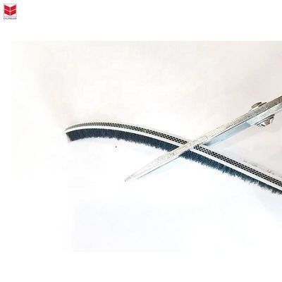 Auminium Pintu dan Jendela Sunroof Waterproof Silicone Wool Pile Cuaca Strip Seal Perekat untuk Pintu Geser