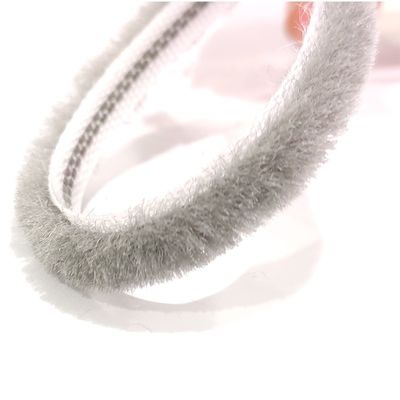 3-25mm Tinggi Tumpukan CLJ Epdm Pintu Dan Jendela Weatherstrip Gap Blocker Isolasi Seal Strip Dengan Pita Self-Adhesive