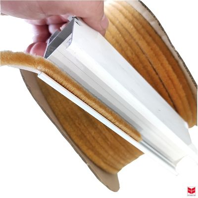 3-25mm Tinggi Tumpukan Waterproof Dustproof Extrusive Backing Cuaca Strip Untuk Modern Window And Door Gaya Desain Modern