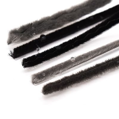 Rumah Plastik Tumpukan Strip Cuaca Dengan Fin Cuaca Seal Untuk Pintu Woven Brush Seal Anti-angin Tumpukan 100% PP Material