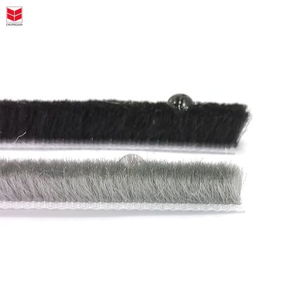 100% PP Pintu Strip Cuaca Tumpukan Strip Cuaca Untuk Jendela Anti debu Silikon / non-silikon Tipe untuk Konstruksi