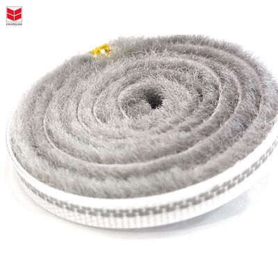 Gaya Desain Modern Pintu dan Jendela Wol Tumpukan Cuaca Strip Isolasi Suara Strip Seal Sikat Silikon dengan ISO9001 2008