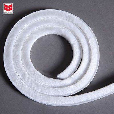 Self Adhesive Seal Strip Door Bottom Adhesive Weather Pile Strip Untuk Rumah 100% PP Bahan yang digunakan untuk daya tahan