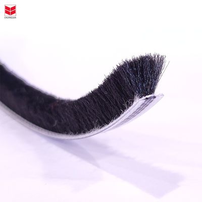 ISO9001 2008 Sertifikat tahan suhu tinggi sikat segel Baris Wol Tumpukan Strip Cuaca untuk pintu geser aluminium