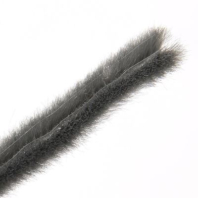 Warna Rumah Hitam/abu/cokelat/putih/lainnya Pabrik Cras-proof Plastik Tumpukan Strip Cuaca Dengan Fin Untuk Pintu Geser