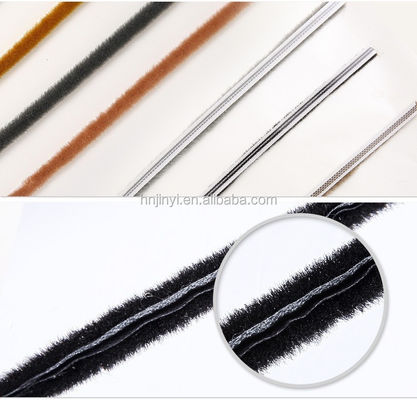 Warna Rumah Hitam/abu/cokelat/putih/lainnya Pabrik Cras-proof Plastik Tumpukan Strip Cuaca Dengan Fin Untuk Pintu Geser