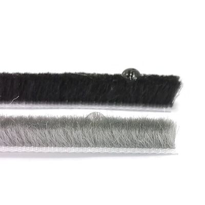 Waterproof Windproof Wool Pile Sealing Tape Straight Pile Aluminium Profile Brush untuk Pintu dan Jendela Perlindungan Cuaca