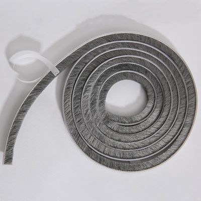 3-25mm Tinggi Tumpukan Abu-abu Hitam Custom Wool Tumpukan Pintu Dan Jendela Strip Cuaca Diri dengan dan Sertifikasi ISO9001 2008