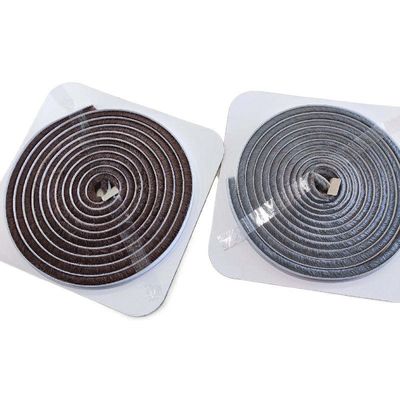 3-25mm Tinggi Tumpukan Abu-abu Hitam Custom Wool Tumpukan Pintu Dan Jendela Strip Cuaca Diri dengan dan Sertifikasi ISO9001 2008