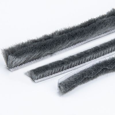 PP Door Pile Cuaca Strip Window Door Brush Seal Waterproof Sealing Strip untuk jendela dan pintu 100% PP Tinggi tumpukan 3-25mm / lebar 3-50mm