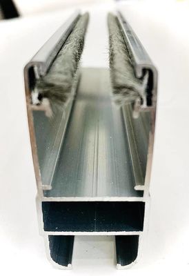 Aluminium Pintu Dan Aksesoris Jendela Pencegahan debu Pintu Penutup Dengan Fin Jendela Cuaca Strip Tumpukan Tinggi 3-25mm